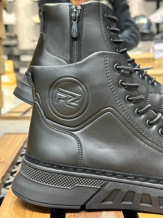 نیم بوت اسپرت 2025