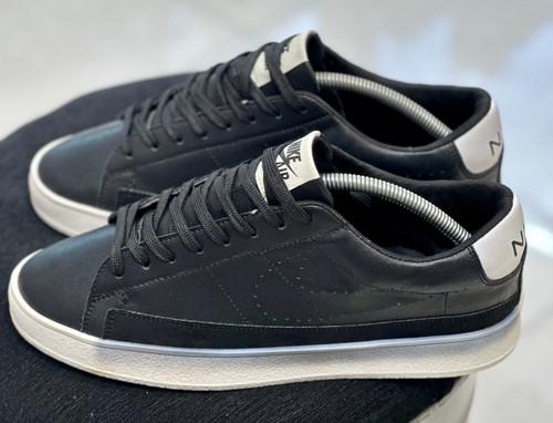 کتونی کف تخت نایک